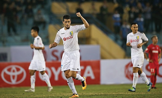 Thưởng Tết cầu thủ: V.League bớt rộn ràng Các cầu thủ Hà Nội sẽ được thưởng Tết với mức trung bình khoảng 10 triệu đồng/người.