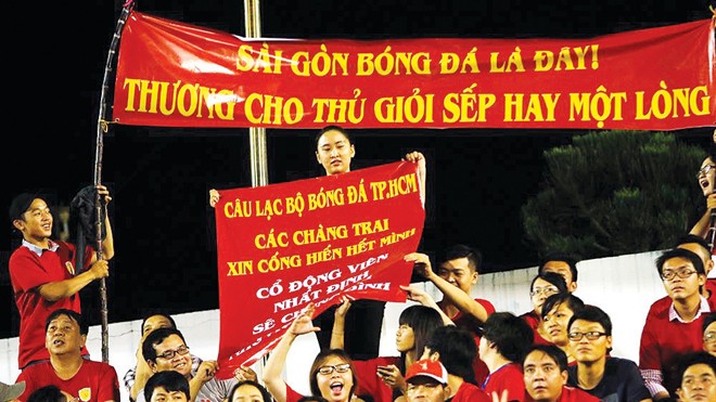 Hãy để Công Vinh làm việc! Quyền Chủ tịch Lê Công Vinh muốn làm hài lòng cổ động viên đến sân ngay từ chuyện làm sạch nhà vệ sinh ở sân Thống Nhất.