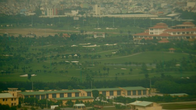 Mở rộng Tân Sơn Nhất: Tại sao không? Một phần sân golf Tân Sơn Nhất. Ảnh: Bảo An