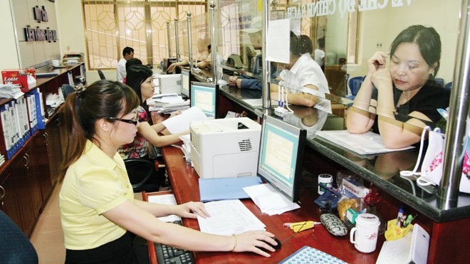 Ðảm bảo phục vụ tốt người dân, doanh nghiệp BHXH Hải Phòng phục vụ người dân đến giải quyết thủ tục về BHXH, BHYT