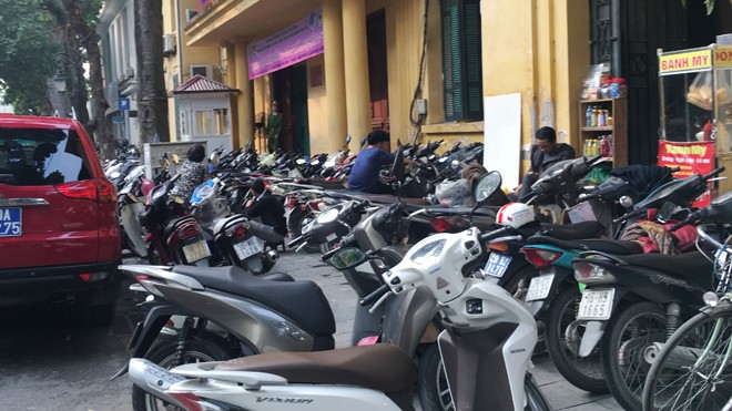 Rút giấy phép doanh nghiệp trông xe 'chặt chém' Điểm trông xe trên phố Đinh Lễ vừa bị liên ngành xử phạt vì thu quá giá