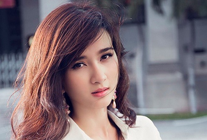 Kim Tuyến: Lợi, hại vì xế sang Kim Tuyến: Lợi, hại vì xế sang