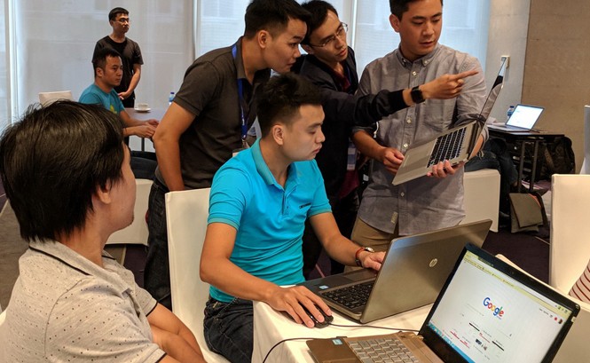 An ninh mạng để quản chứ không phải cấm Hàng triệu người Việt Nam đang sử dụng dịch vụ Google. Ảnh: Hồng Vĩnh.
