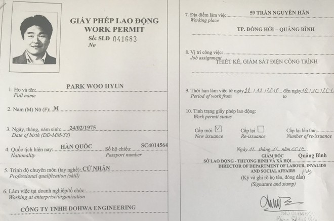 Vì sao Quảng Bình quyết tâm kéo điện lưới 'đè' điện mặt trời Trong 3 người nước ngoài đăng ký tại Sở LĐ,TB&XH Quảng Bình không có ông Lee, đặc biệt 2 người có bằng cử nhân chứ không phải kỹ sư điện như trong hợp đồng.