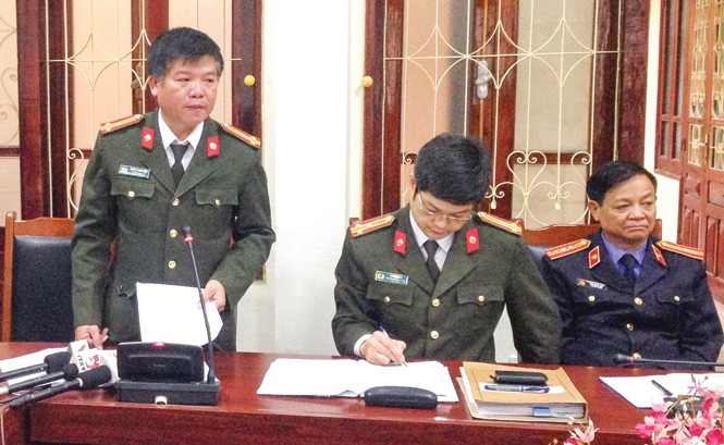 Sai phạm giải phóng mặt bằng Thuỷ điện Sơn La: Khởi tố giám đốc Sở TN&MT Đại diện Công an, VKSND tỉnh Sơn La tại họp báo chiều 19/11.