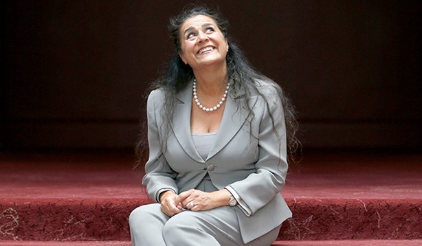Người phụ nữ đầu tiên hát thánh ca tại nhà nguyện Sistina Nữ ca sĩ Cecilia Bartoli.