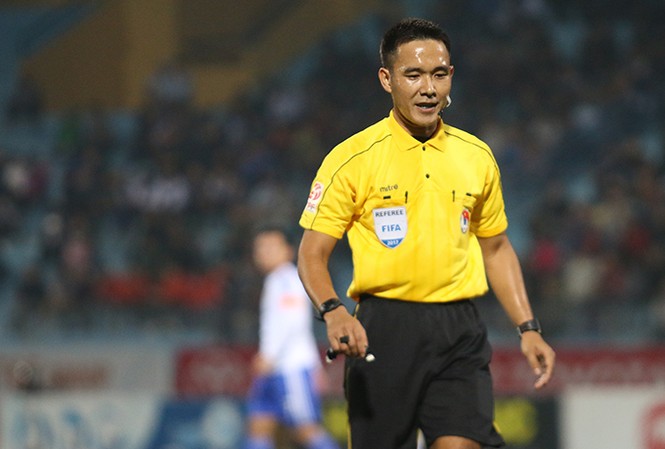 Bóng đá không có gì là không thể Trọng tài Pummarin Khamruen