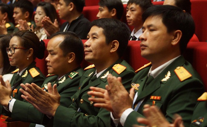 Dám làm, dám chịu trách nhiệm Đoàn đại biểu thanh niên Quân đội đã tham gia đóng góp nhiều ý kiến tâm huyết tại Đại hội Đoàn toàn quốc lần thứ XI. ẢNH: Nguyễn Minh.