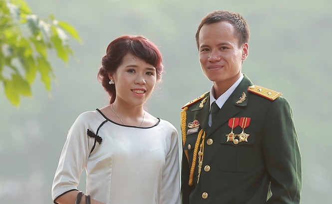 Tình yêu bên dòng sông quan họ Vợ chồng trung úy An Trường Giang.