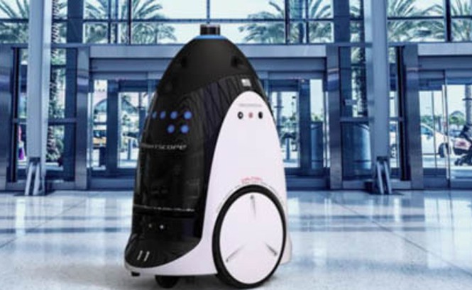 Robot xua đuổi người vô gia cư Robot bảo vệ.