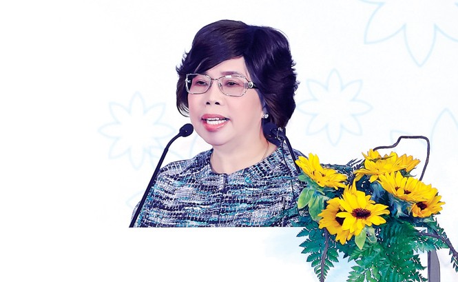 Doanh nhân Thái Hương: Bán trong nước trước, xuất khẩu tính sau Bà Thái Hương phát biểu tại diễn đàn Nông nghiệp hữu cơ Việt Nam - phát triển và hội nhập.