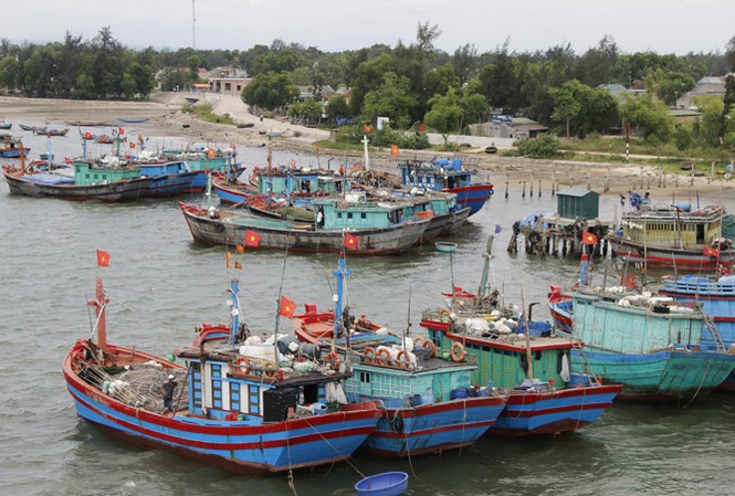 Trở lại bãi ngang sau mùa 'biển chết' Một góc làng biển Cửa Tùng. ẢNH: S.V