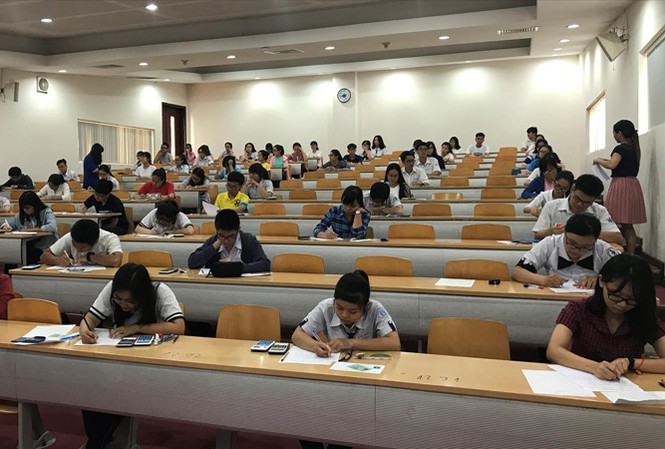 Tuyển sinh 2018: Đánh giá năng lực lên ngôi Thí sinh tham dự kỳ thi đánh giá năng lực vào trường ĐH Quốc tế TPHCM năm 2017.