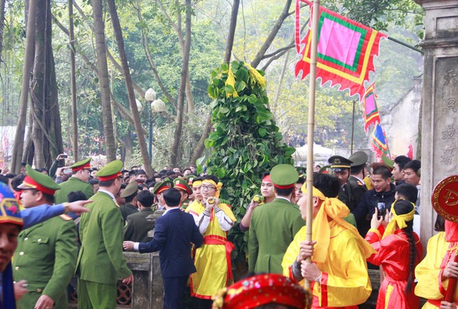 Phó Thủ tướng Vũ Đức Đam: Văn hóa không nên thiên về bề nổi Phó Thủ tướng Vũ Đức Đam đề nghị nghiêm khắc với các hành vi khơi gợi lòng tham ở lễ hội. Ảnh: Nguyên Khánh.