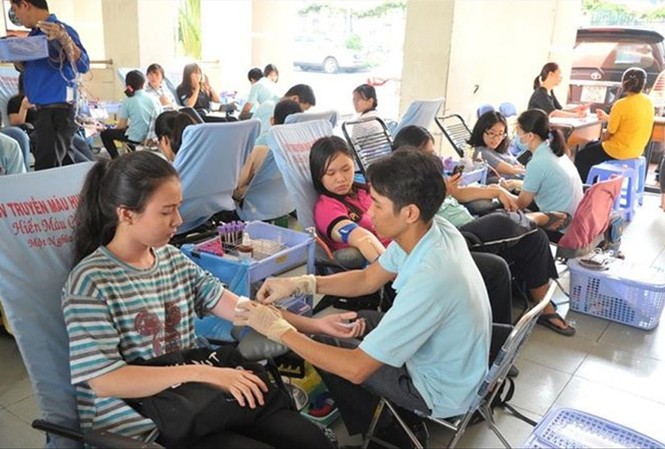 Ghi chép trong phòng hiến máu Người dân TPHCM nhiệt tình hiến máu cứu người trong ngày Chủ Nhật Đỏ 2018.
