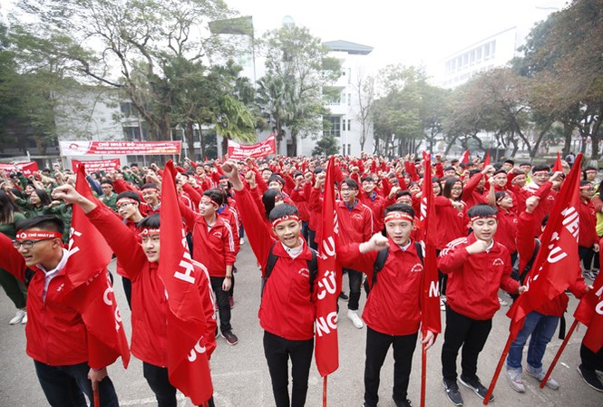 Chủ Nhật Đỏ 2018 lập kỷ lục mới Sinh viên ĐHBK Hà Nội trong ngày hội hiến máu Chủ Nhật Đỏ sáng 21/1. Ảnh: Như Ý.