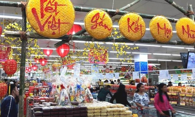 Siêu thị Hà Nội ngập hàng Tết ‘độc, lạ’ Hàng Tết được bày bán ngập siêu thị ở Hà Nội.