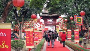 Người chấm giải không được tham gia thi Người Việt rất yêu thơ nên cuộc thi thơ nào cũng thu hút nhiều người tham gia.