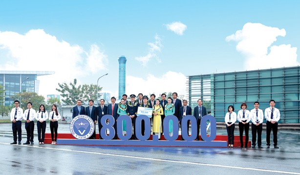 Quản lý không lưu mang về hơn 2.200 tỷ đồng cho ngân sách VATM chào đón chuyến bay điều hành thứ 800 nghìn trong năm 2017.