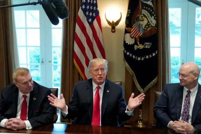 Ông Trump tăng thuế thép, nhôm - Nguy cơ chiến tranh thương mại Ông Trump tăng thuế thép, nhôm - Nguy cơ chiến tranh thương mại