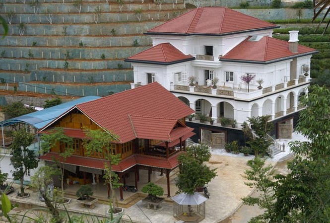 Thu thuế tài sản bất minh: Cái gốc là quản lý nguồn thu nhập Biệt phủ xây dựng không phép của Ông Phạm Sỹ Quý, giám đốc Sở TN&MT tỉnh Yên Bái. Ảnh: N.Minh.