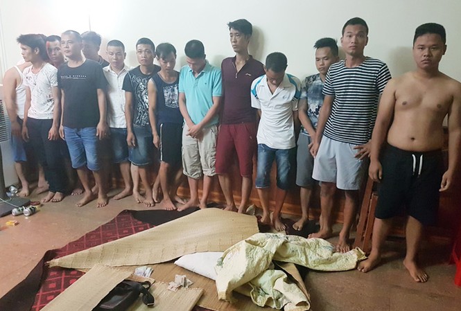 “Khắc tinh” của tội phạm đánh bạc trên mạng Một ổ nhóm đánh bạc bị đại úy Phạm Văn Dân cùng đồng đội tổ chức bắt quả tang. (Ảnh: Tư Liệu).