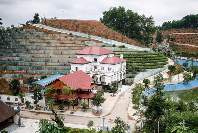 Xử lý tài sản không giải trình được: Phạt, đánh thuế hay...? Biệt phủ của ông Phạm Sỹ Quý - nguyên Giám đốc Sở Tài nguyên & Môi trường tỉnh Yên Bái. Ảnh: PV.