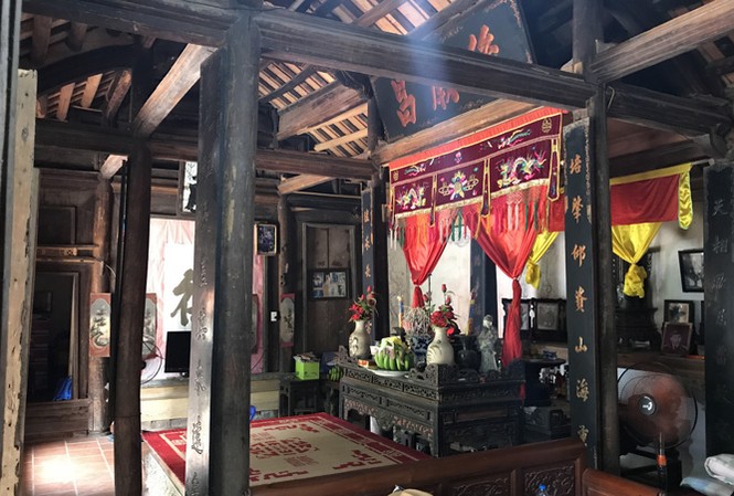 Làng cổ Đường Lâm, bao giờ hết khổ? Bên trong một ngôi nhà cổ ở Đường Lâm. Ảnh: Cao Lâm.