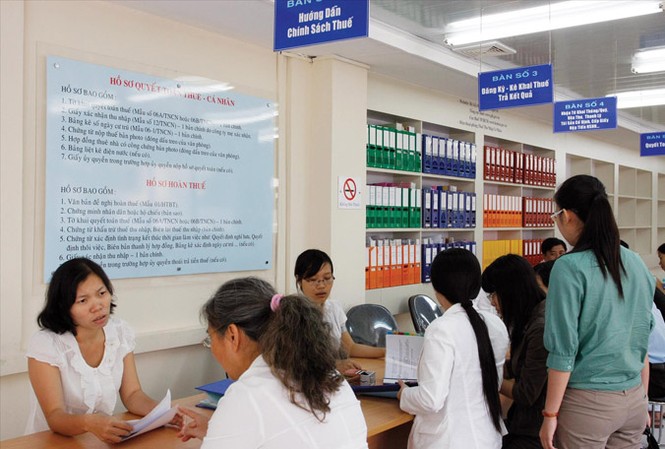 Dân bị trộm mã số thuế, “gánh” thu nhập trên trời Nhiều người chỉ biết bị DN lấy trộm thông tin để kê khai khống khi đi quyết toán thuế.