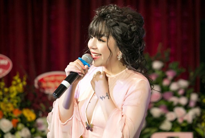 Ca sĩ Minh Chuyên: Chú Quang muốn kiêu hãnh, tôi lại lụy tình Ca sĩ Minh Chuyên.