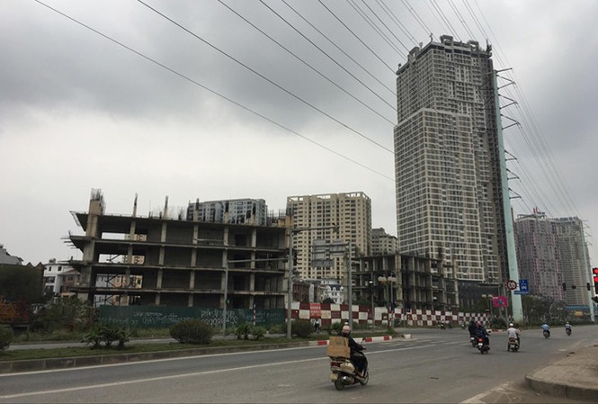 Dự án có 'vấn đề', doanh nghiệp vẫn lĩnh giải thưởng quốc gia Nhiều chủ đầu tư chậm bàn giao nhà theo cam kết dự án còn ngổn ngang vẫn được
xét giải. Ảnh minh họa: Tuấn Nguyễn.