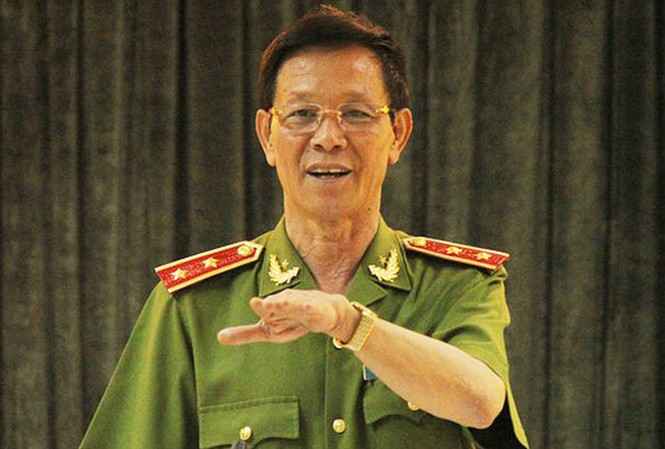 Cựu Trung tướng Phan Văn Vĩnh bút phê tờ trình khi đã về hưu? Ông Phan Văn Vĩnh bị khởi tố, bắt tạm giam ngày 6/4.
