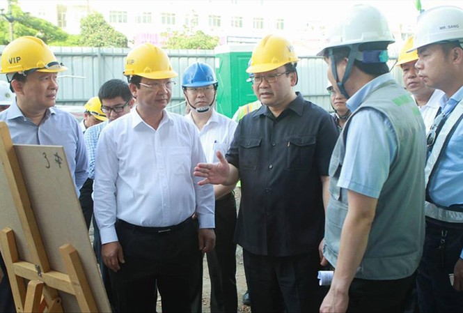 Đường sắt đô thị Nhổn - Ga Hà Nội: Sẽ khai thác từ cuối năm 2020 Bí thư Thành ủy Hà Nội Hoàng Trung Hải kiểm tra tiến độ thi công Dự án tuyến đường sắt đô thị thí điểm đoạn Nhổn - Ga Hà Nội.