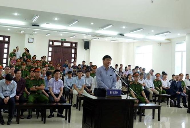 Ông Đinh La Thăng xin đổi tội danh, nhận tội thiếu trách nhiệm Bị cáo Đinh La Thăng tại tòa.