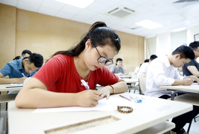 Thi THPT Quốc gia 2018: Nhiều điểm mới trong việc phát đề, thu bài Thí sinh lưu ý những điểm mới trong kỳ thi năm nay. Ảnh: Như Ý.