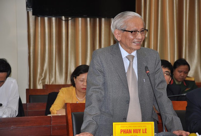 Tiễn biệt GS. Phan Huy Lê rời cõi tạm GS. NGND. Phan Huy Lê để lại cho đời di sản về học thuật, đạo đức. Ảnh: Mạnh Thắng.