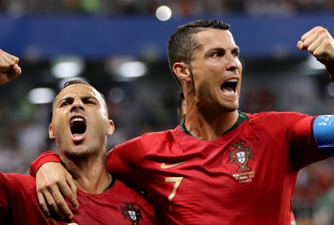 Ronaldo vừa khóc vừa cười trước Uruguay Ronaldo vừa khóc vừa cười trước Uruguay