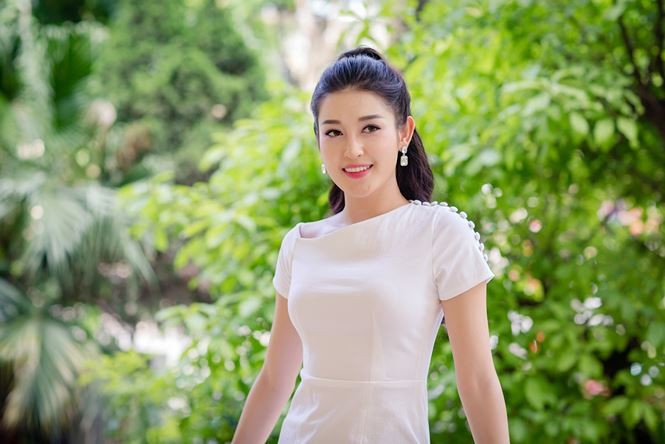Á hậu Huyền My tiết lộ lý do yêu tuyển Tây Ban Nha Á hậu Huyền My tiết lộ lý do yêu tuyển Tây Ban Nha