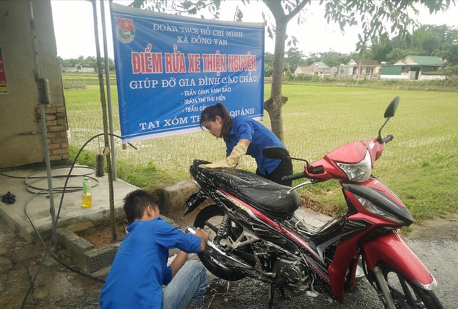 Trao yêu thương từ những việc thiết thực Các điểm rửa xe thiên nguyên ở Thanh Chương (Nghệ An) đều có địa chỉ giúp đỡ cụ thể cac hoan cảnh cần giúp đỡ.