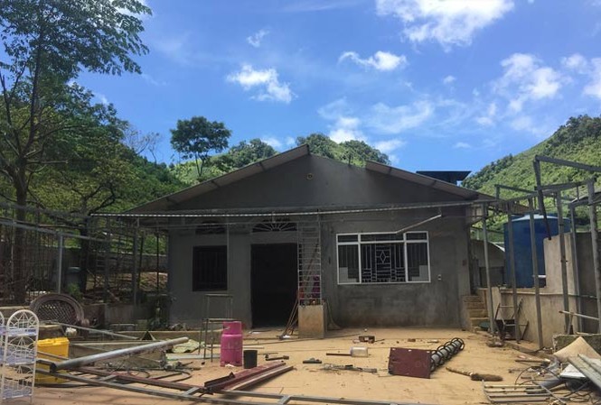 Phá sào huyệt ma túy Lóng Luông: Dân ám ảnh, cán bộ sợ bị tấn công Ngôi nhà Thuận "chột" trú ở bản Tà Dê . Ảnh: Nguyễn Hoàn.