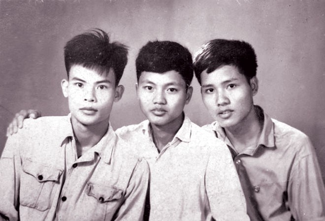 Ðiệp khúc 'Mãi mãi tuổi hai mươi' Nguyễn Văn Thạc, Nguyễn Nam Hải, Ðặng Trực Ngôn- những bạn thời sinh viên .