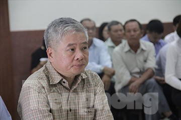 Đề nghị y án 3 năm tù nguyên Phó Thống đốc Nguyễn Thanh Bình Ngày 6/12, công tố đề nghị bác kháng cáo của nguyên phó Thống đốc Đặng Thanh Bình Ảnh: Tân Châu