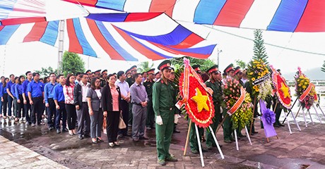 Khánh thành mộ chung 34 liệt sĩ hy sinh tại Chư Tan Kra, Kon Tum Lễ khánh thành ngôi mộ chung 34 liệt sĩ Hà Nội