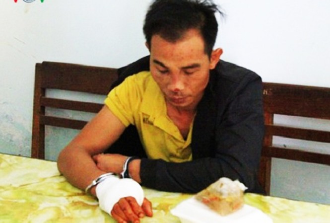 Đâm 2 cảnh sát trọng thương sau khi bắt cóc trẻ để tống tiền Bùi Công Tuấn Bằng khi bị bắt
