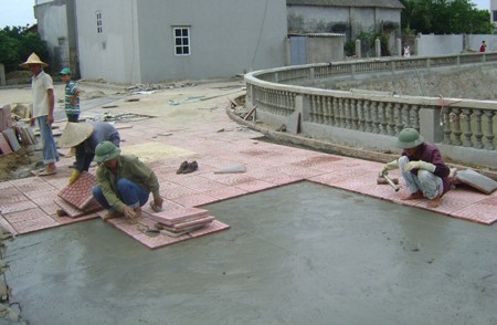 Người dân hiến gần 10 tỷ đồng để xây đường Người dân hiến gần 10 tỷ đồng để xây đường