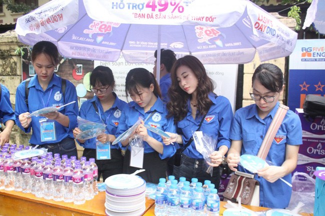 BẢN TIN TÌNH NGUYỆN: Đồng hành cùng mùa thi THPT Quốc gia BẢN TIN TÌNH NGUYỆN: Đồng hành cùng mùa thi THPT Quốc gia
