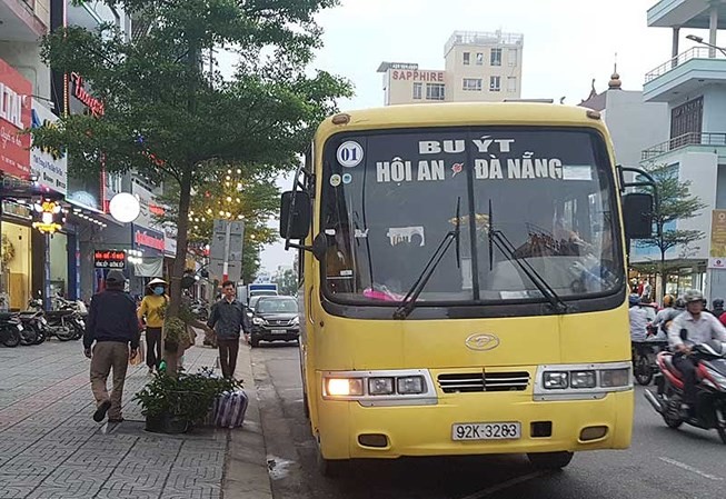 BẢN TIN TÌNH NGUYỆN: Giữ xe đạp miễn phí cho người đi xe buýt BẢN TIN TÌNH NGUYỆN: Giữ xe đạp miễn phí cho người đi xe buýt