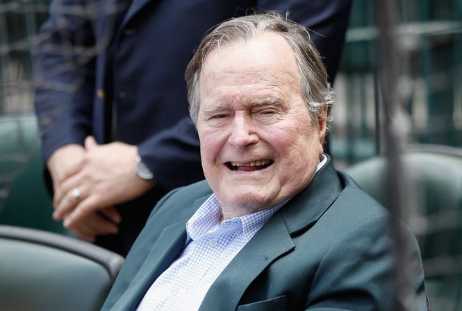 Cựu Tổng thống George H.W.Bush qua đời Cựu Tổng thống George Bush (cha) vừa qua đời ở tuổi 94.