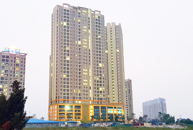 Vụ tiền nước tăng 800%: Dân bức xúc vì phải 'gánh' phụ phí Vụ tiền nước tăng 800%: Dân bức xúc vì phải 'gánh' phụ phí