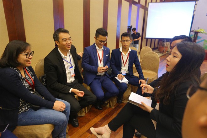 Đầu tư mạo hiểm, chấp nhận rủi ro Các đại biểu thảo luận để làm rõ thêm các chủ đề tại Diễn đàn. Ảnh: Xuân Tùng